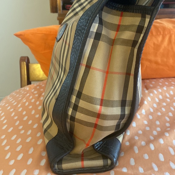 VINTAGE AUTHENTIC BURBERRY TOP HANDLE BAG - Picture 12 of 16